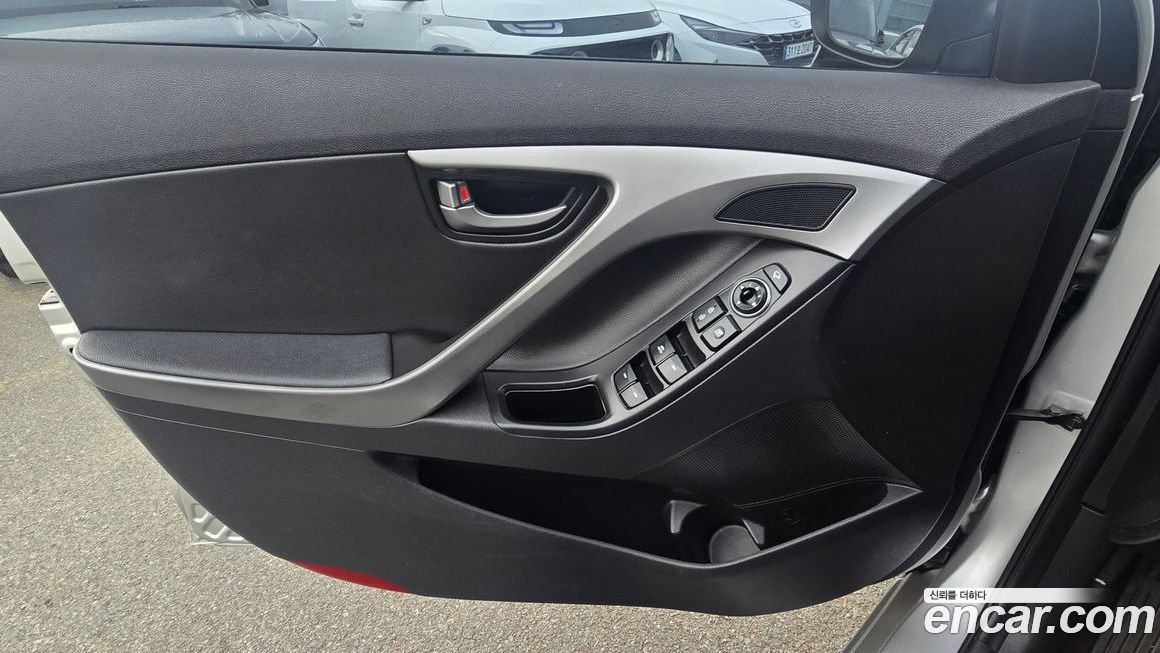 Hyundai AVANTE 2015