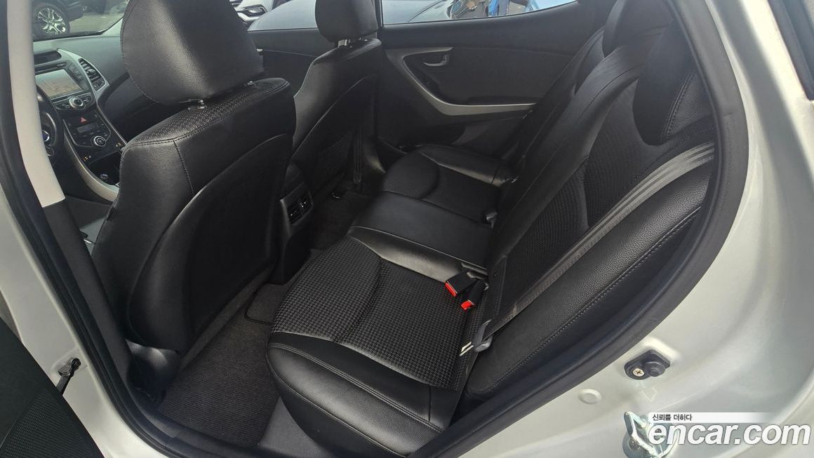 Hyundai AVANTE 2015
