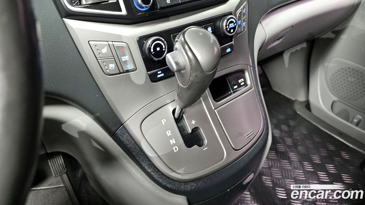 Hyundai Starex 2018
