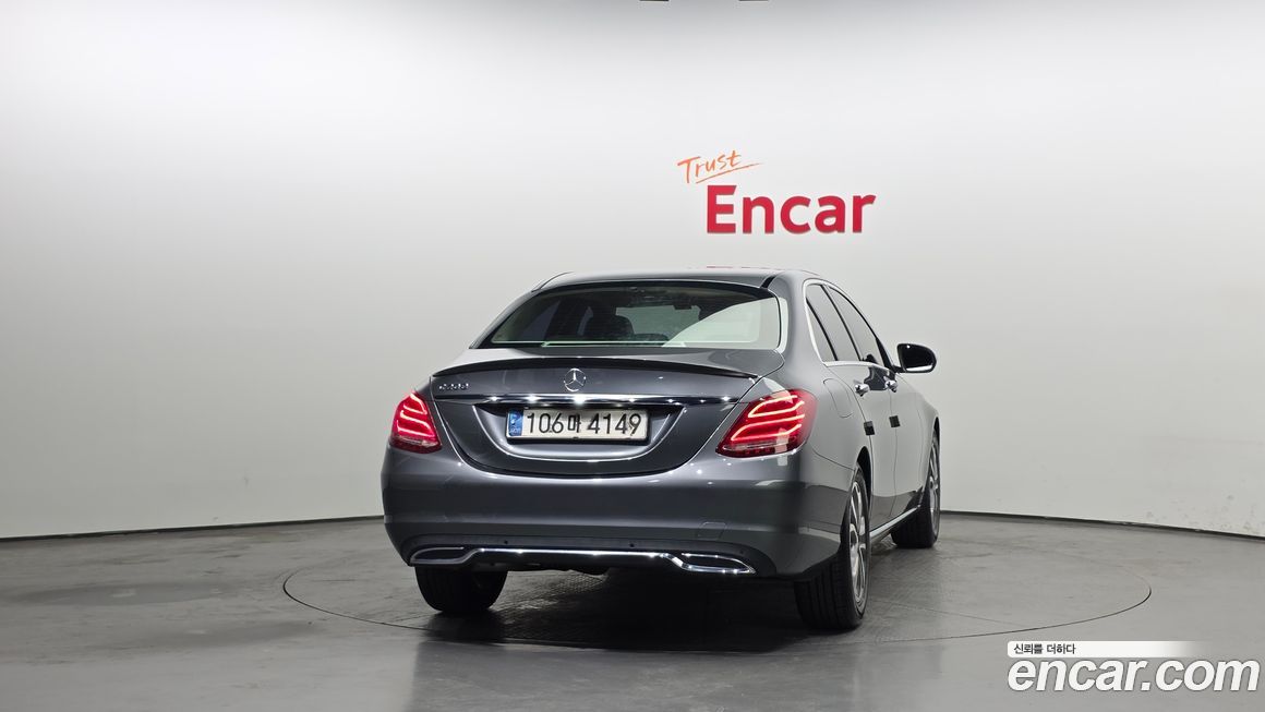Mercedes-Benz C-Class 2017
