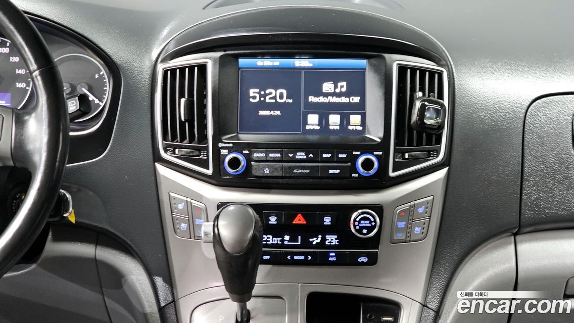 Hyundai Starex 2018