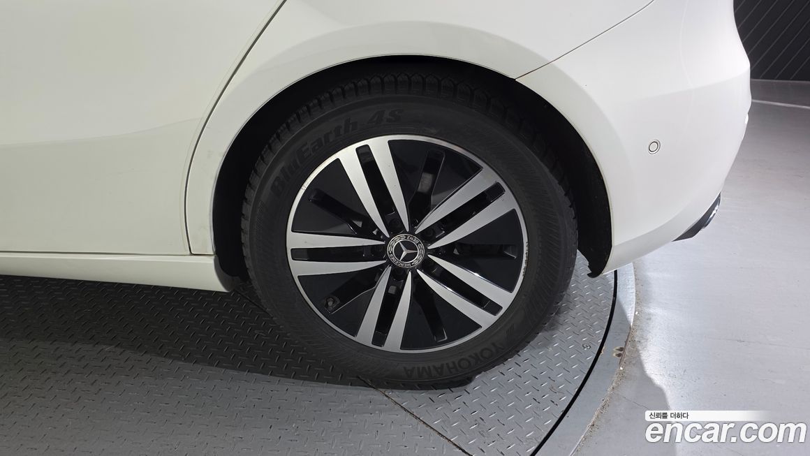 Mercedes-Benz A-Class 2021