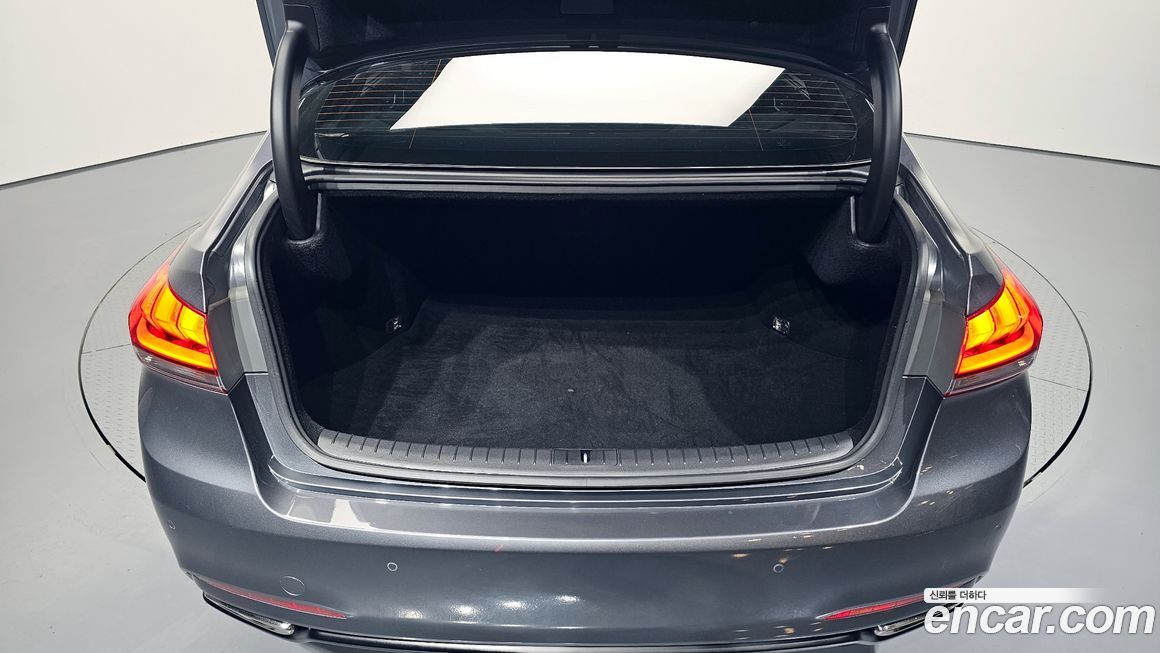 Hyundai Genesis 2016