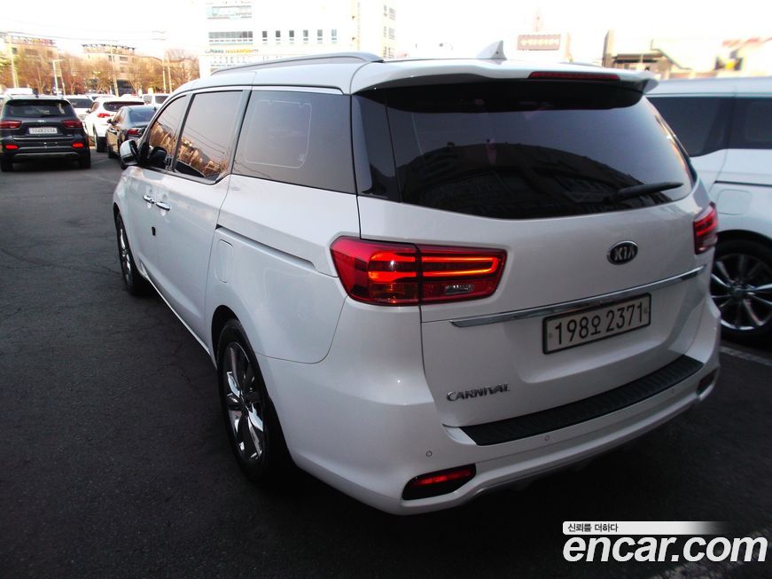 Kia Canival 2019