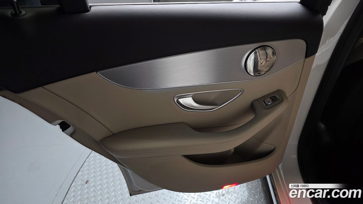 Mercedes-Benz C-Class 2018