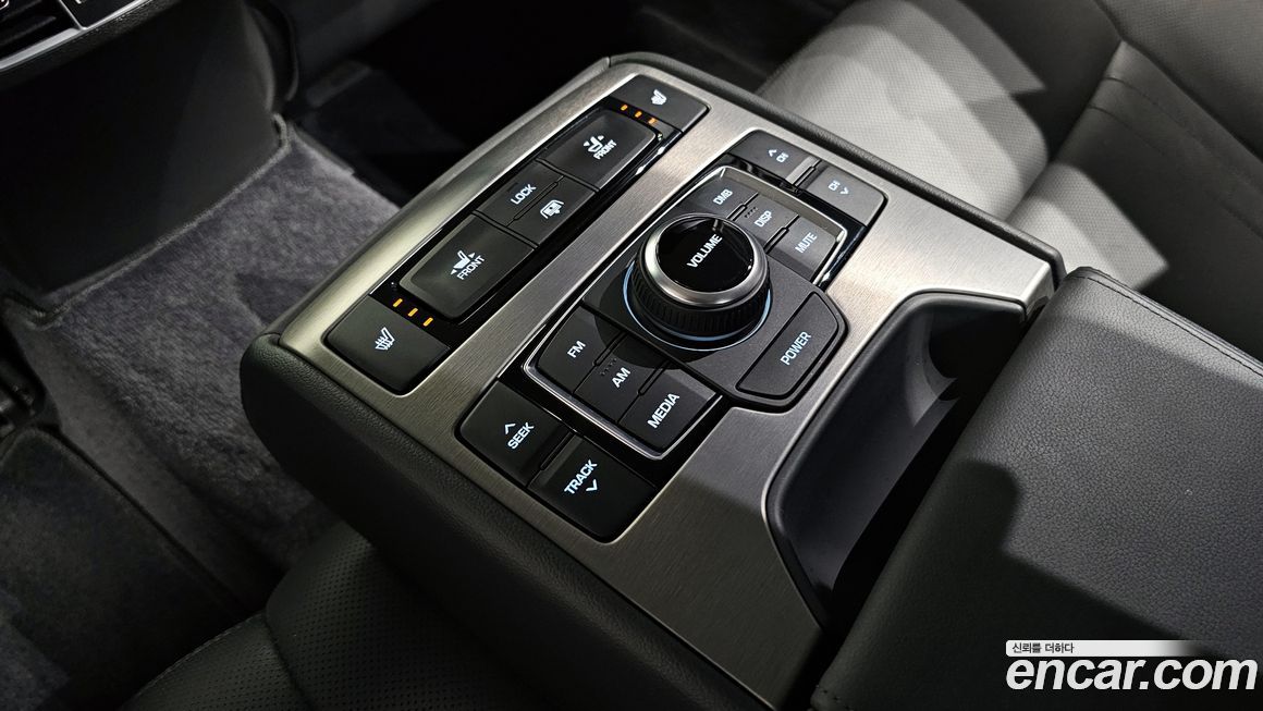 Hyundai Genesis 2016