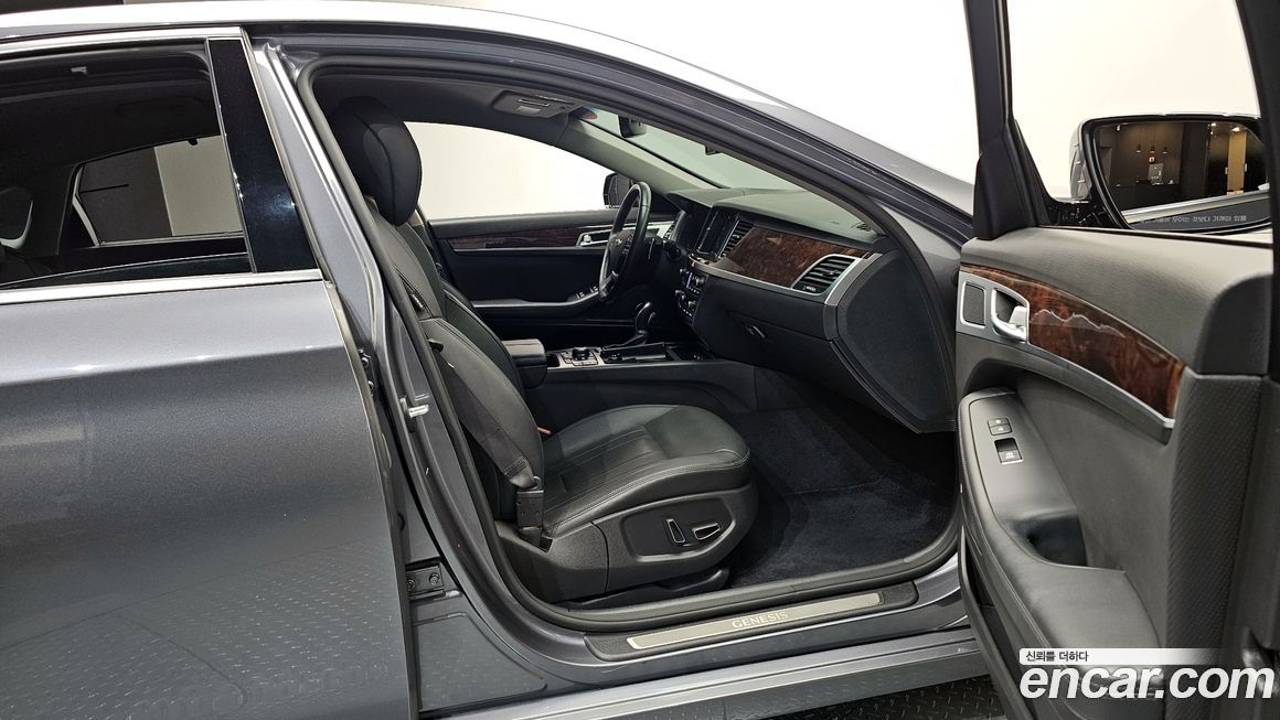 Hyundai Genesis 2016