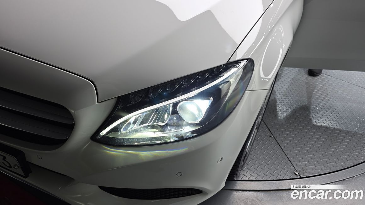 Mercedes-Benz C-Class 2018