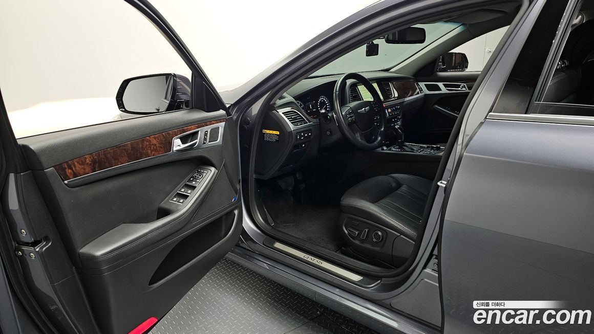 Hyundai Genesis 2016