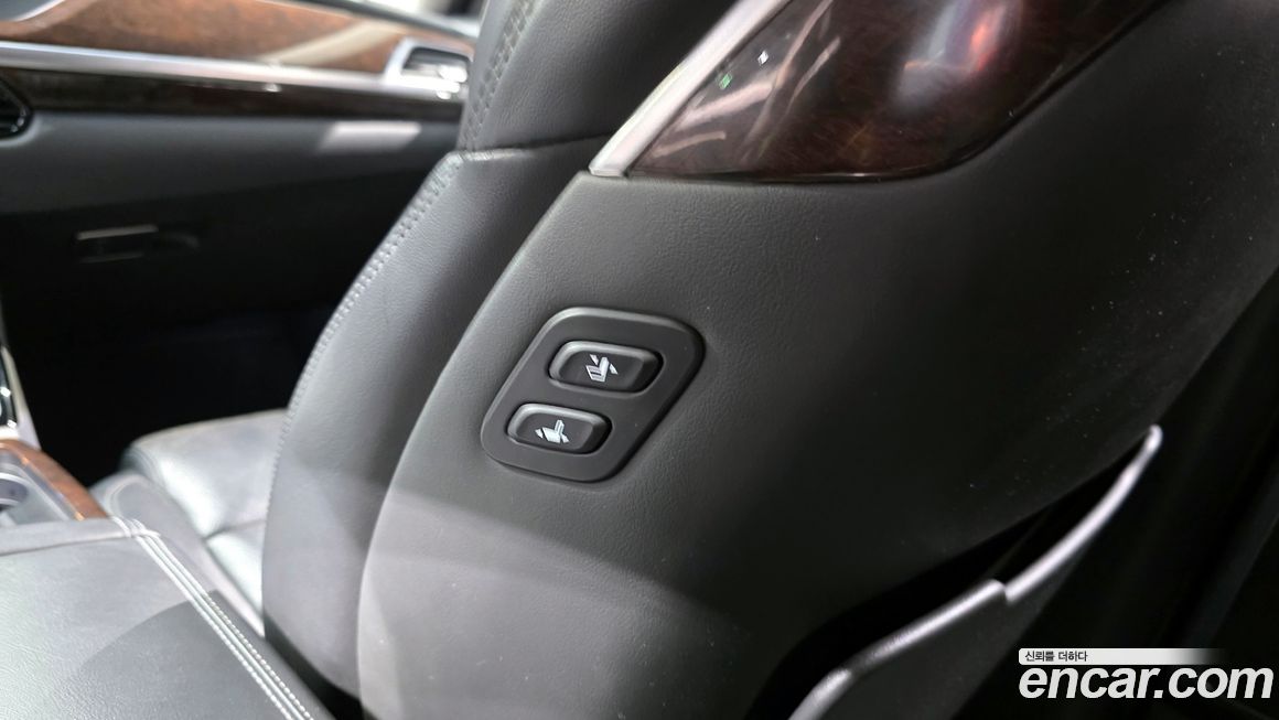 Genesis EQ900 2016