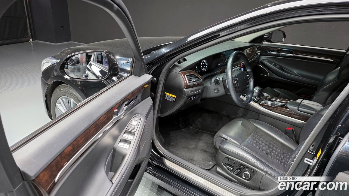 Genesis EQ900 2016