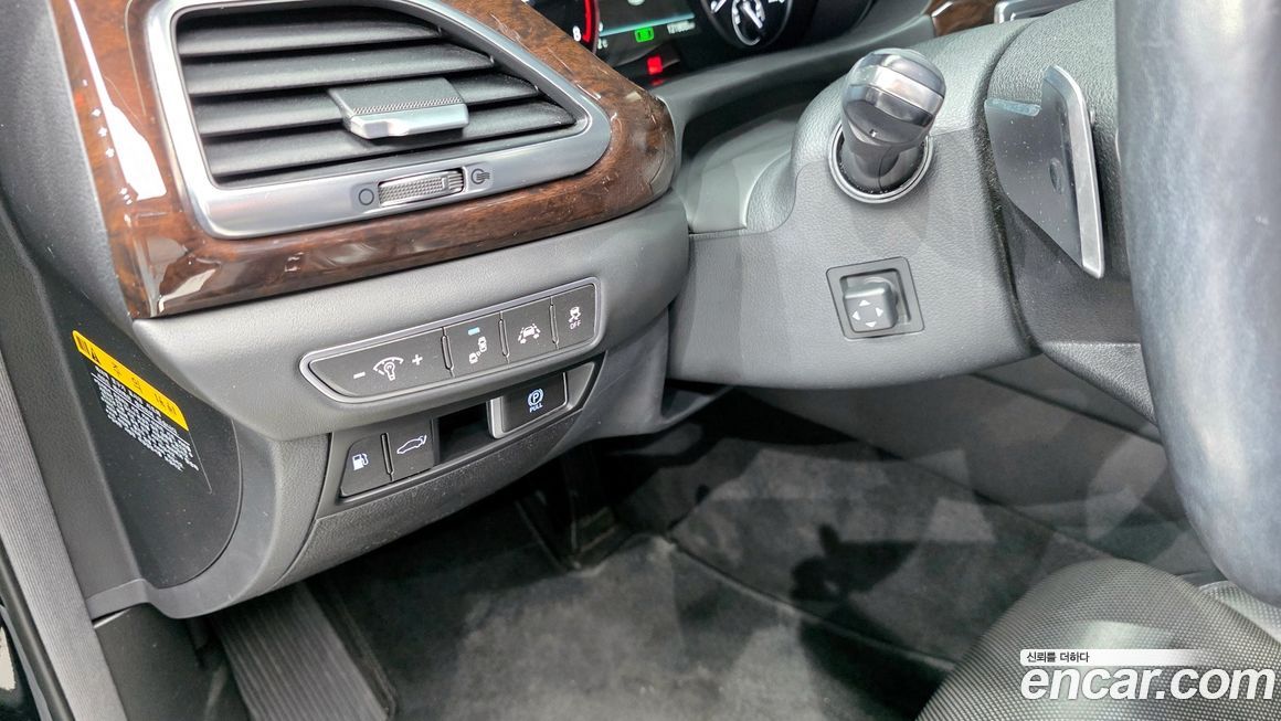 Genesis EQ900 2016