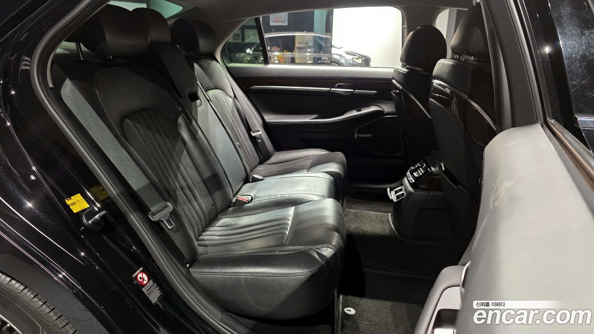 Genesis EQ900 2016