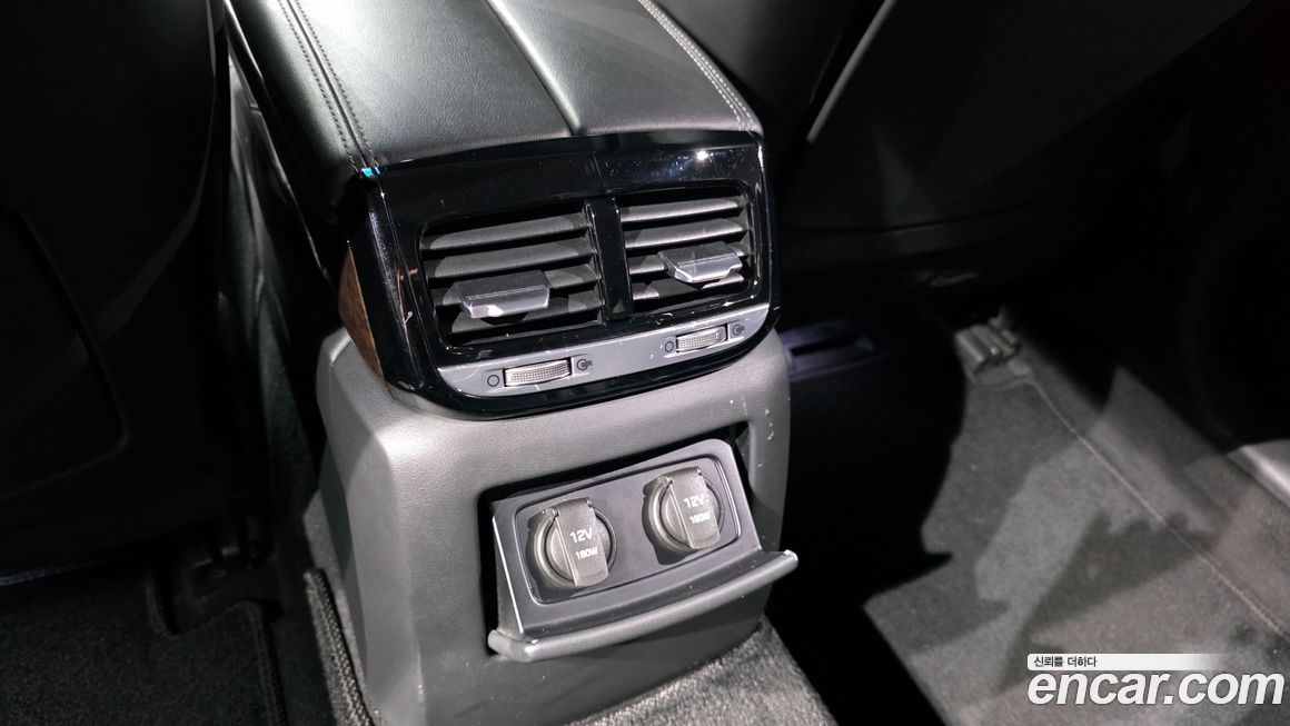 Genesis EQ900 2016