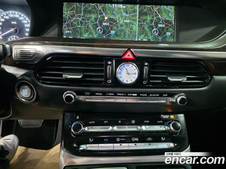 Genesis EQ900 2017