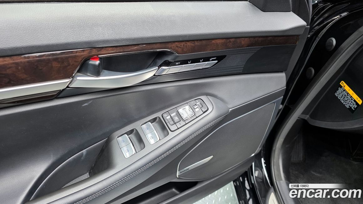 Genesis EQ900 2016