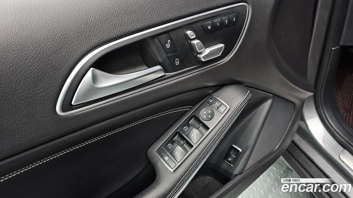 Mercedes-Benz GLA-Class 2019