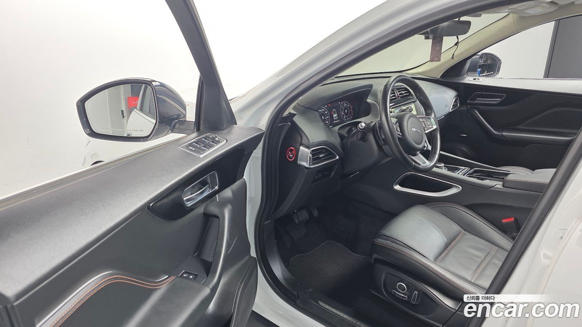 Jaguar F-PACE 2020
