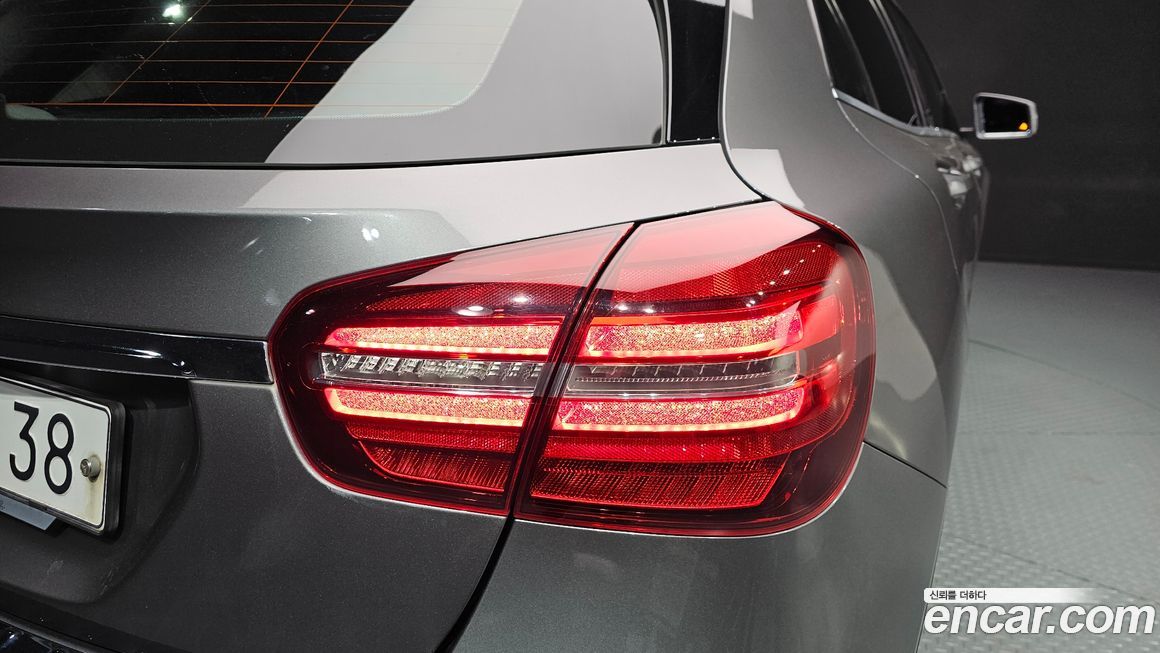 Mercedes-Benz GLA-Class 2019