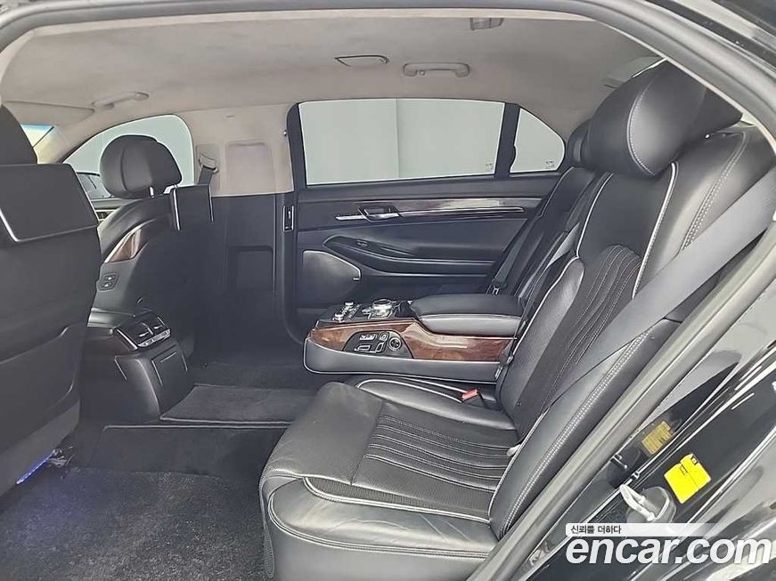 Genesis EQ900 2016