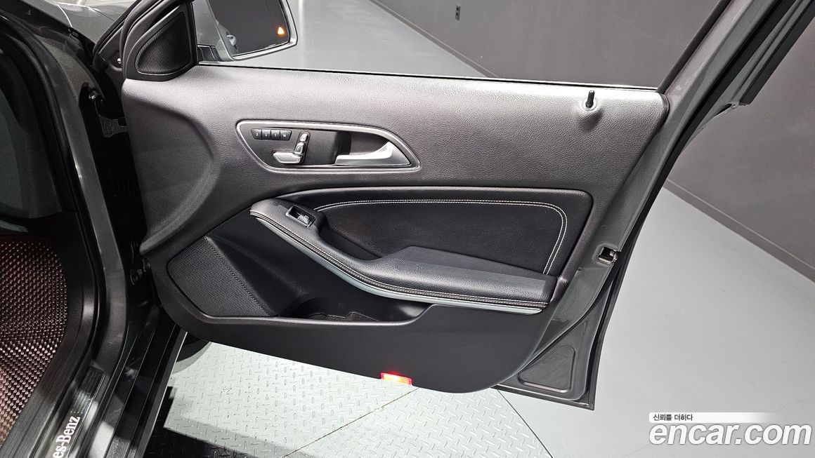 Mercedes-Benz GLA-Class 2019