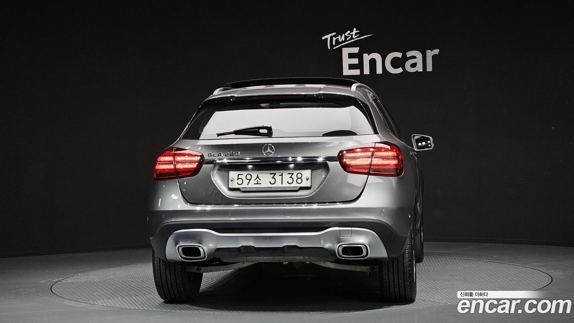 Mercedes-Benz GLA-Class 2019