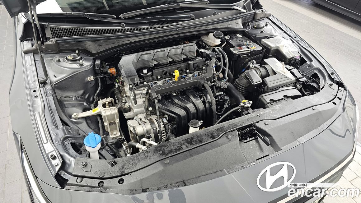Hyundai AVANTE 2025