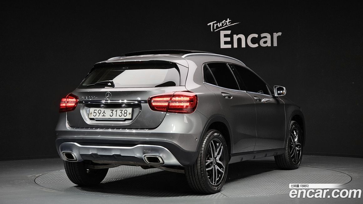 Mercedes-Benz GLA-Class 2019