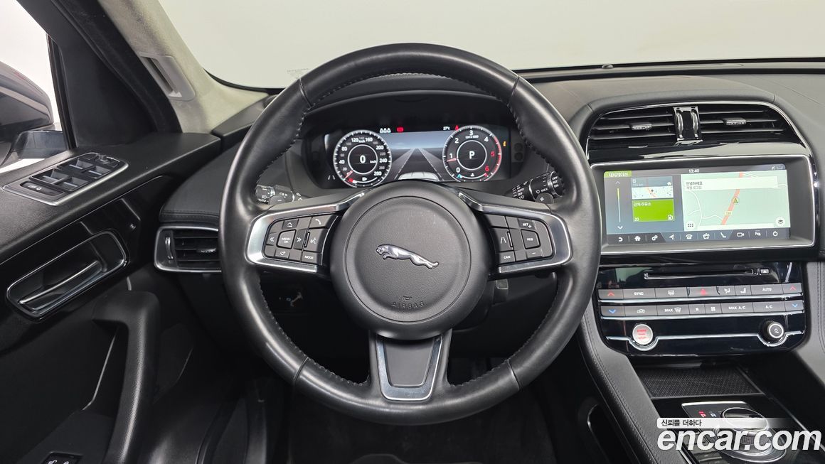 Jaguar F-PACE 2020