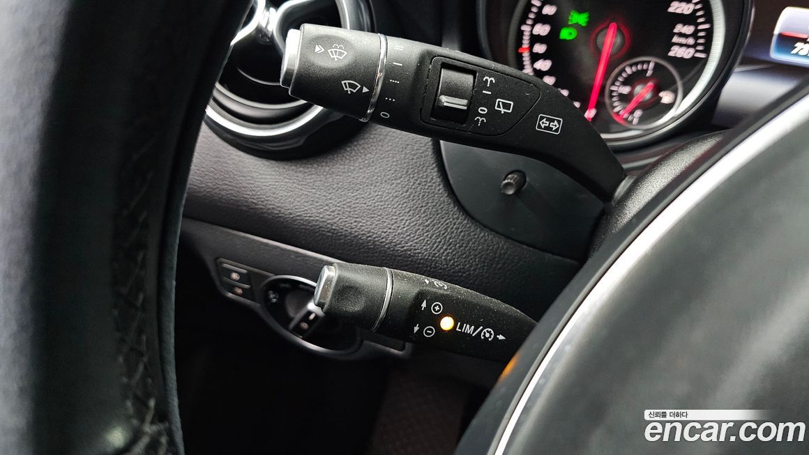 Mercedes-Benz GLA-Class 2019