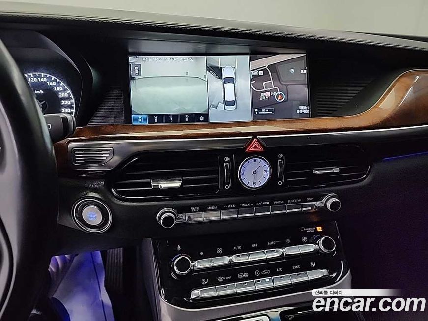 Genesis EQ900 2016
