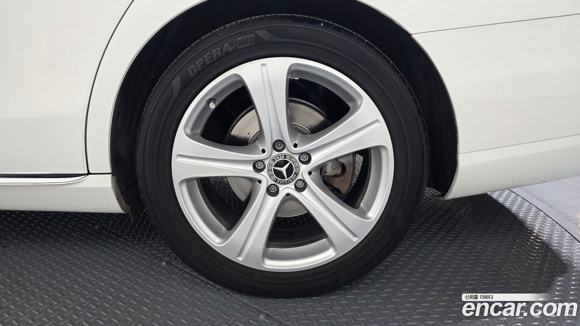 Mercedes-Benz E-Class 2018