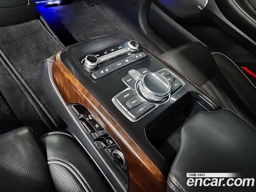 Genesis EQ900 2016