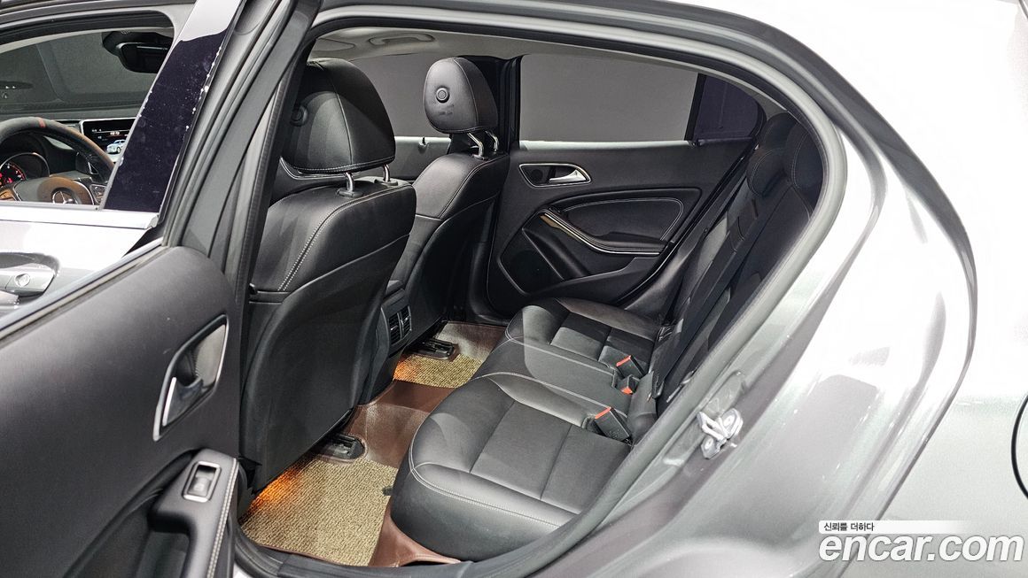 Mercedes-Benz GLA-Class 2019