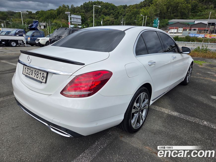 Mercedes-Benz C-Class 2018