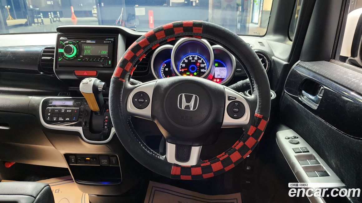 Honda N-BOX 2016