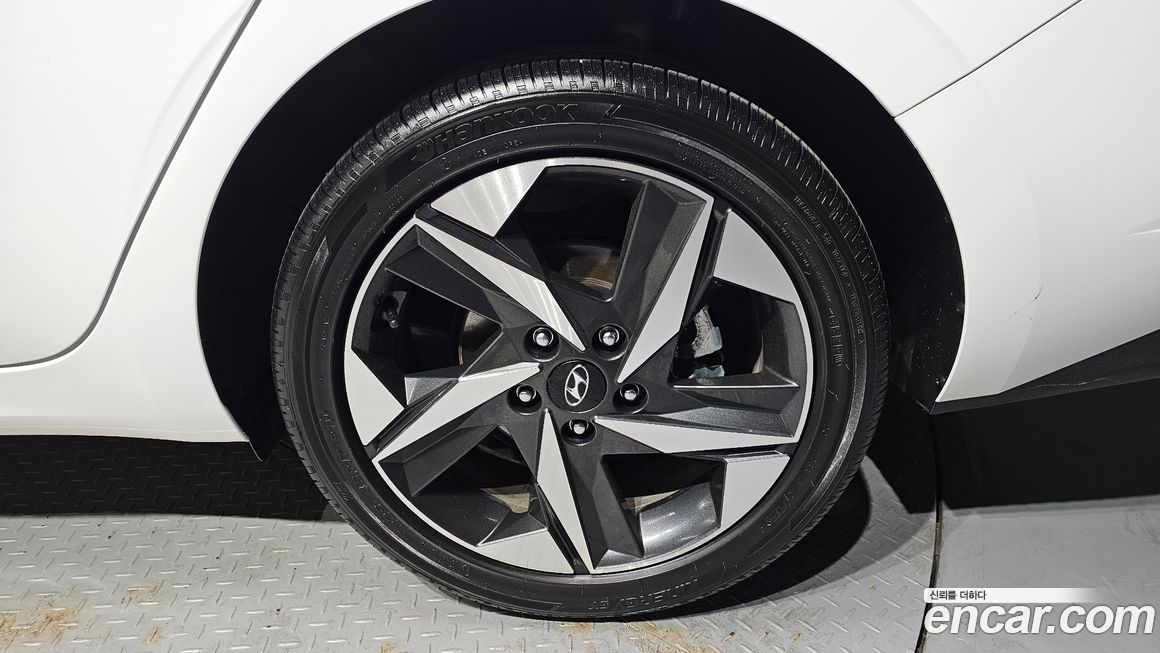 Hyundai AVANTE 2022