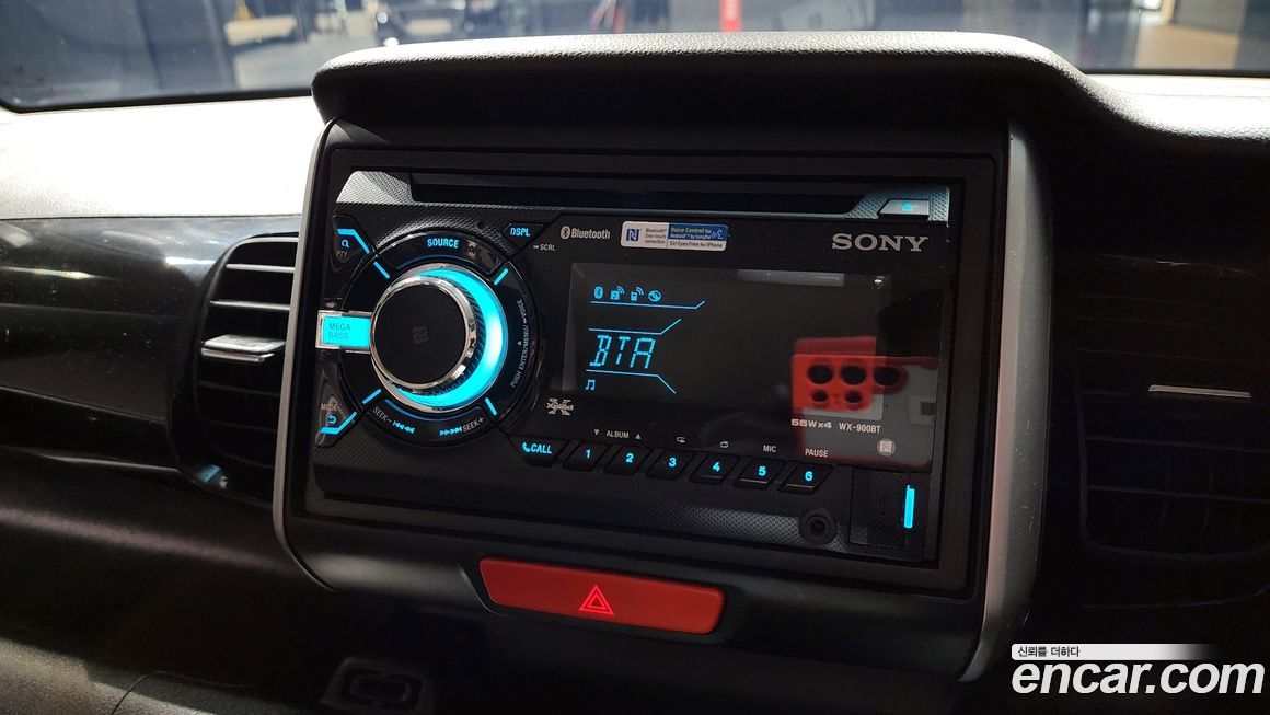 Honda N-BOX 2016