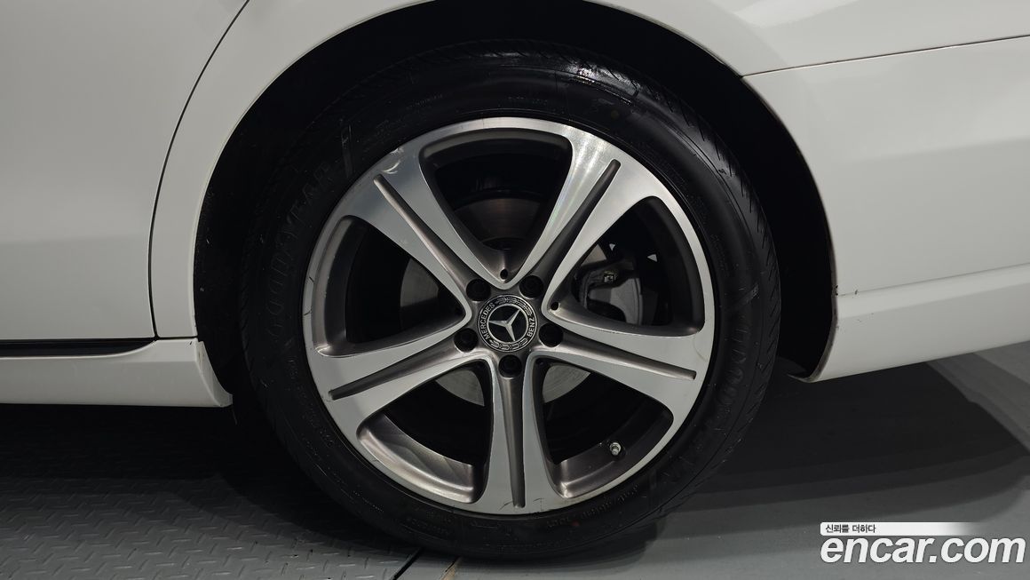 Mercedes-Benz E-Class 2019