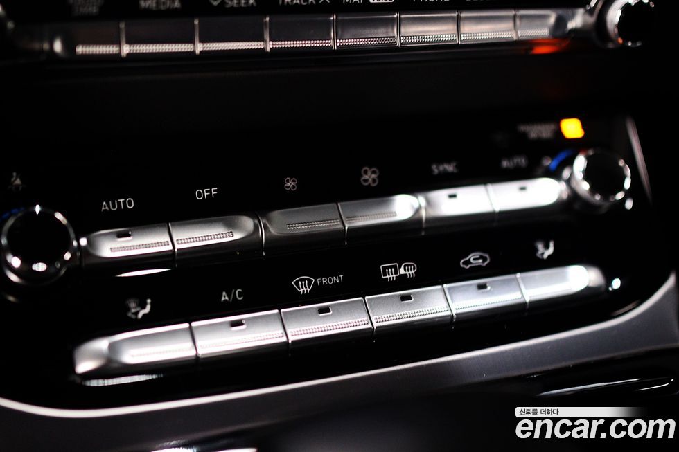Genesis EQ900 2018