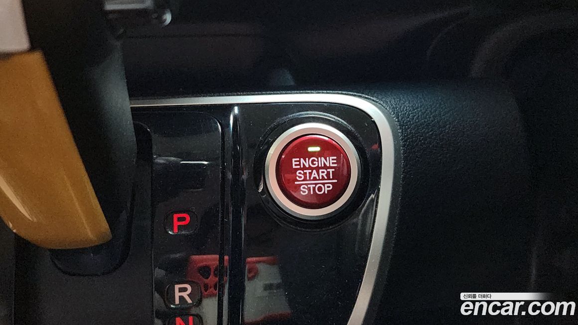 Honda N-BOX 2016