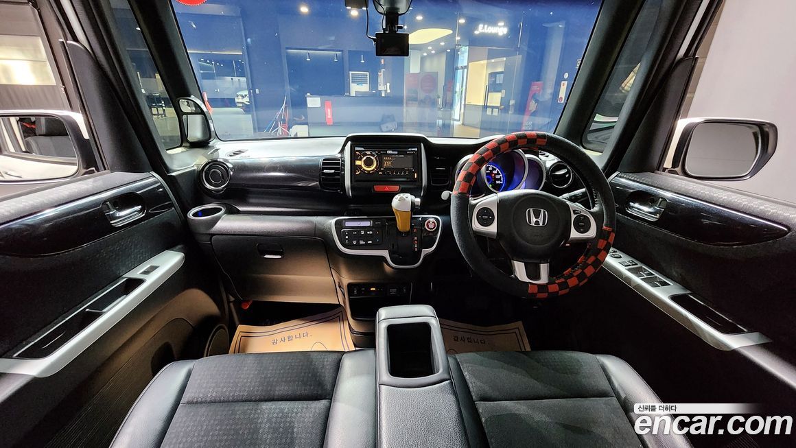 Honda N-BOX 2016
