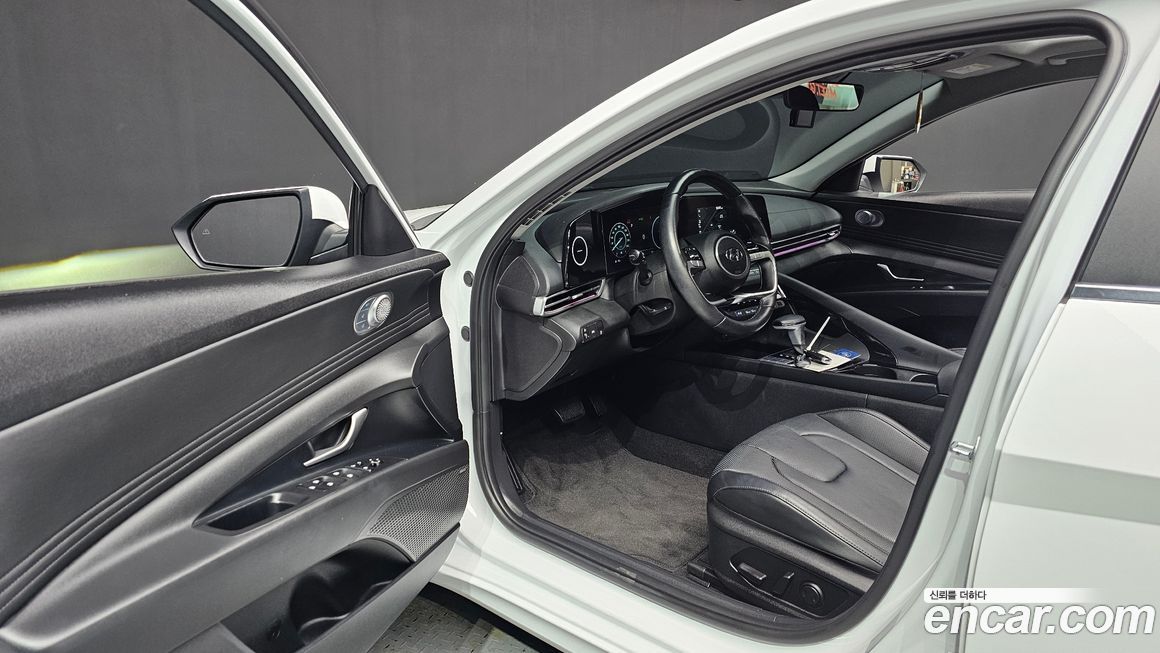 Hyundai AVANTE 2022