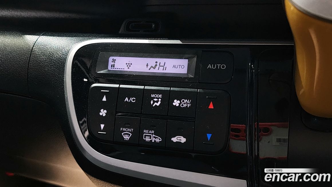 Honda N-BOX 2016