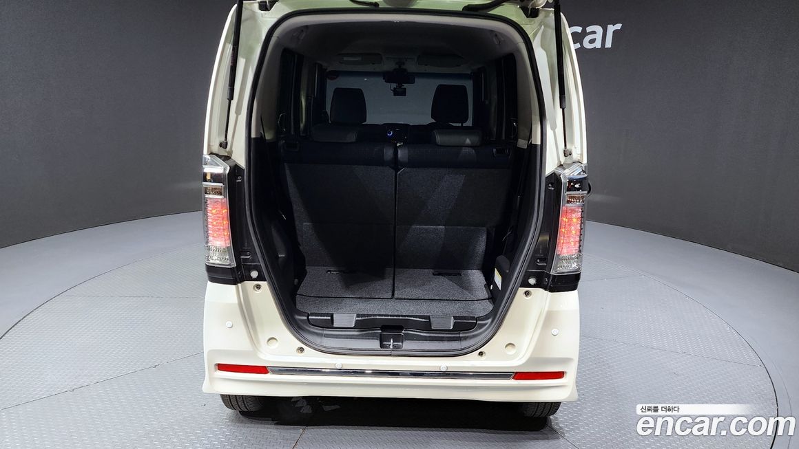Honda N-BOX 2016