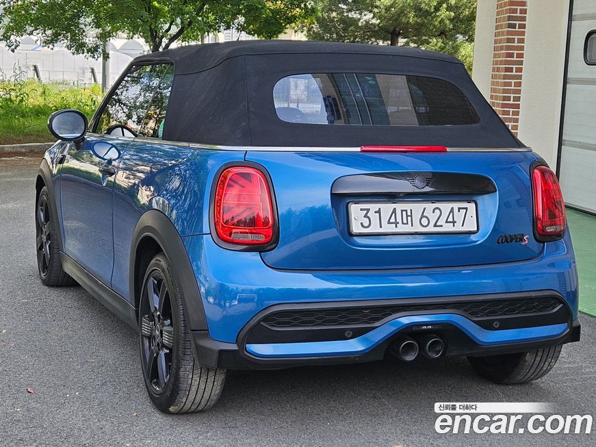 Mini Cooper Convertible 2023
