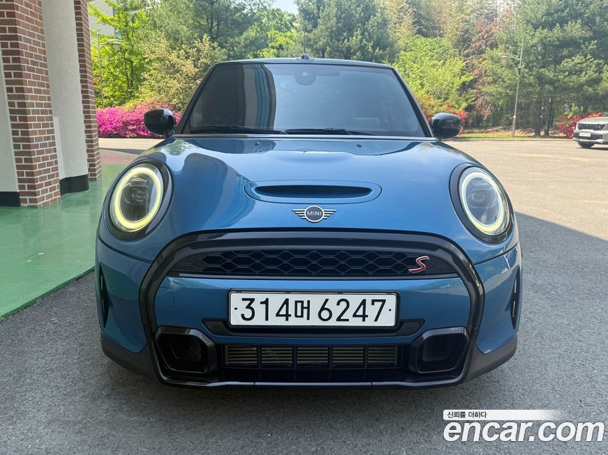 Mini Cooper Convertible 2023