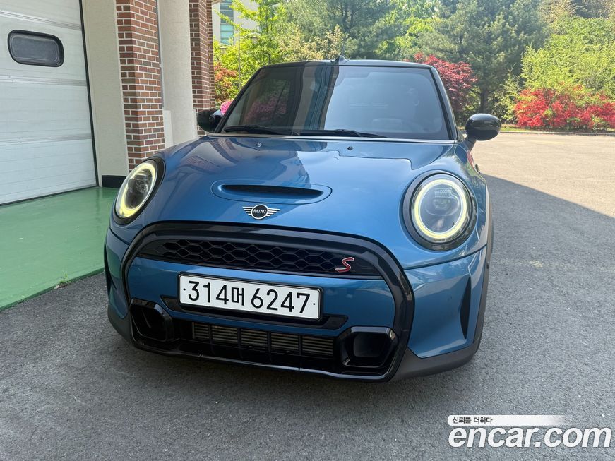 Mini Cooper Convertible 2023