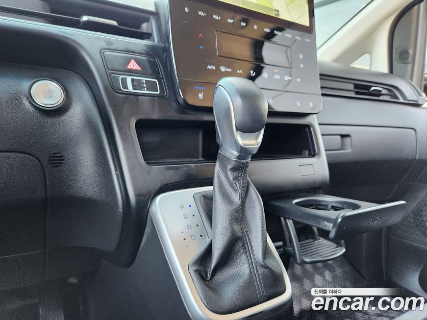 Hyundai Staria 2022
