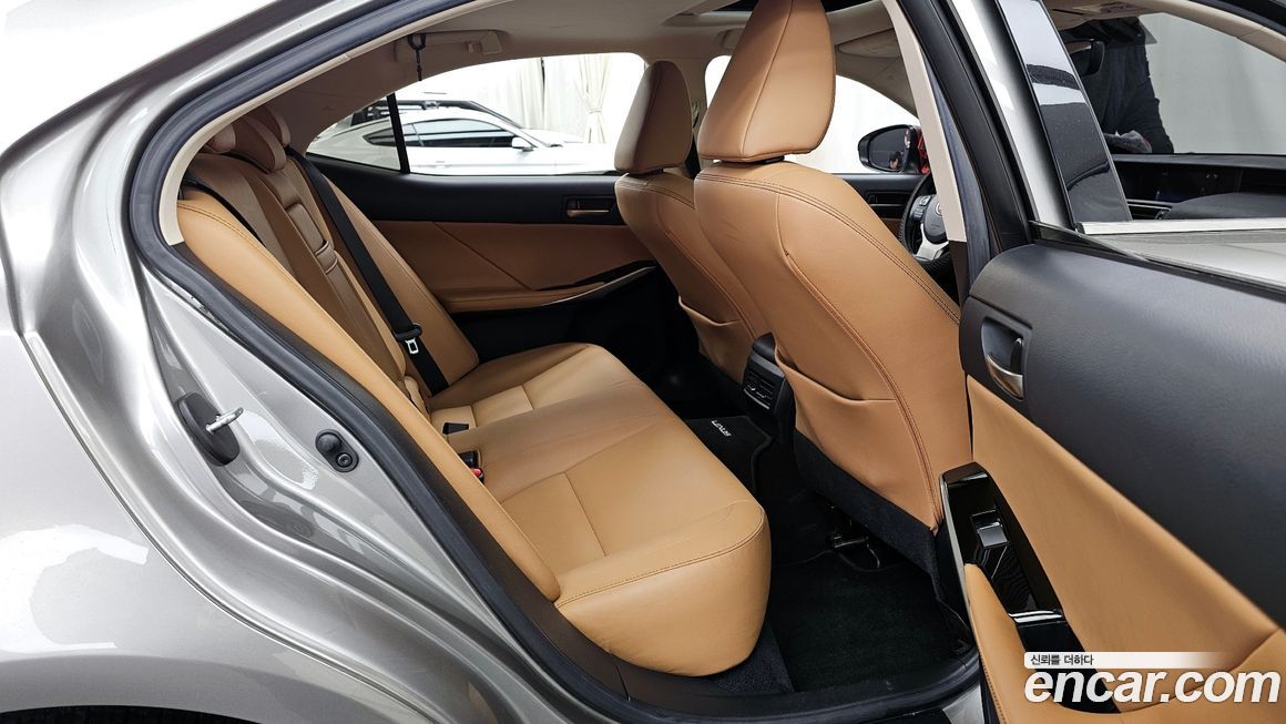 Lexus IS 2018